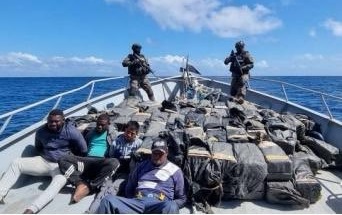 Gobierno ejecuta incautación de droga más lejana a la costa salvadoreña, en la historia del país gobierno-ejecuta-incautacion-de-droga-mas-lejana-a-la-costa-salvadorena-en-la-historia-del-pais